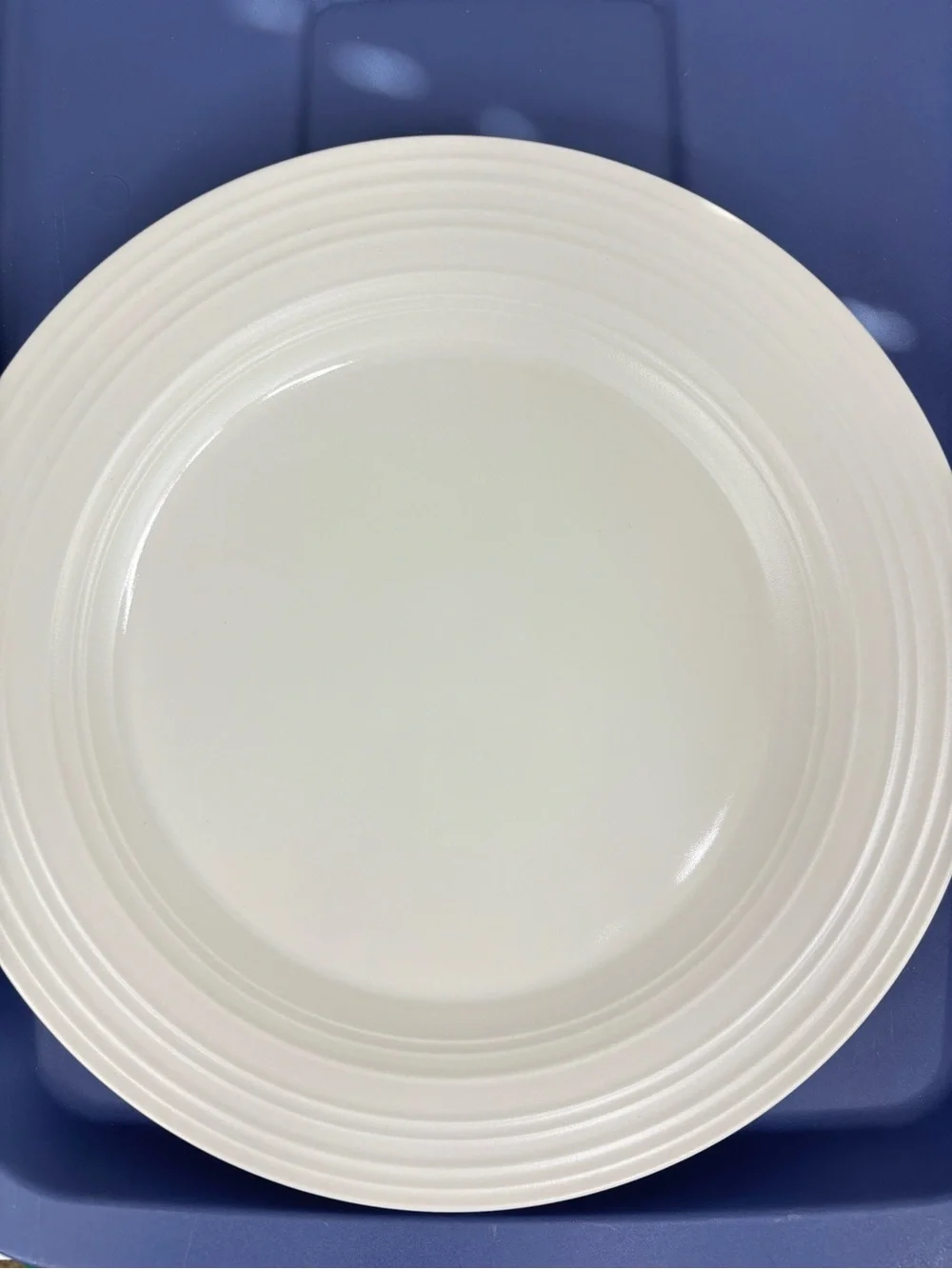 Mikasa Swirl White DJ100 Ribbed Ceramic Round‎ Serving Platter